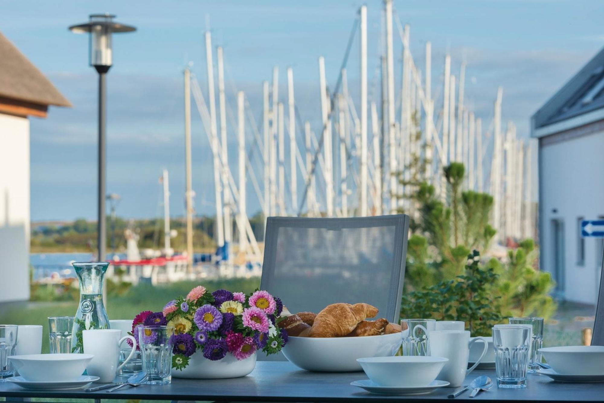 Ostsee - Reetdachhaus Nr 36 "Warder" Im Strand Resort Хайлигенхафен Екстериор снимка